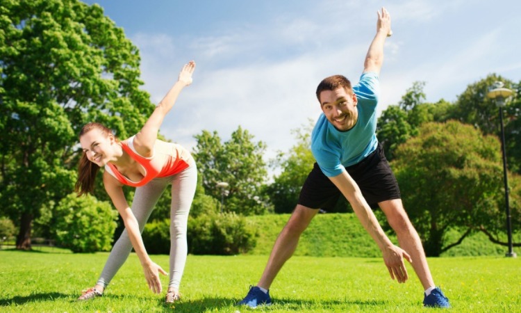 博弈逻辑：幸存者偏差对策略复盘的误导。（博弈思维：幸存者偏误如何扭曲战略复盘）